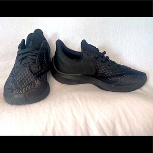 Nike Zoom Pegasus shoes